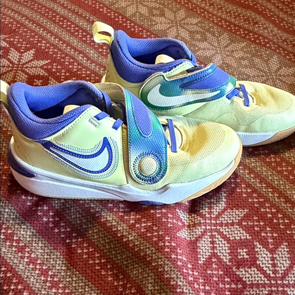 Nike Kids Sneakers in Yellow and Blue